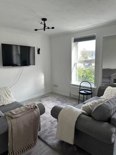 Racecourse House 5br 3ba With Parking - Cheltenham