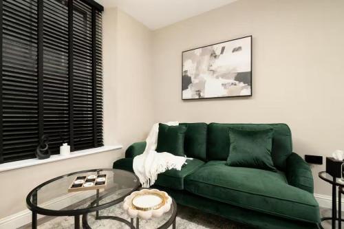 City Centre Apartment Sleeps 2 with WiFi - image 7