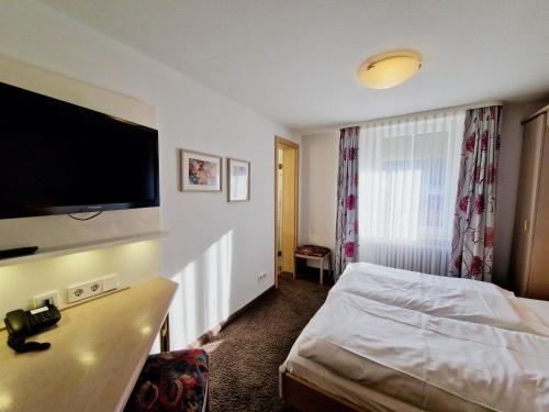 1 queen bed