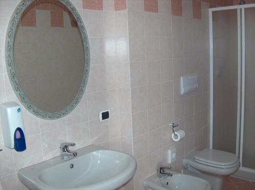 Bathroom, Hotel Ristorante Lepanto in Salo