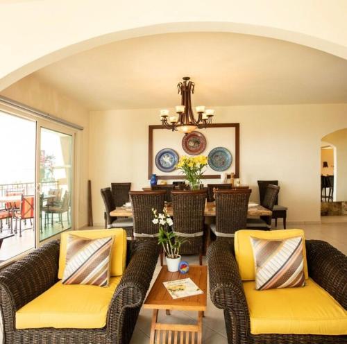 Luxury Beachfront Condo in Ruiz