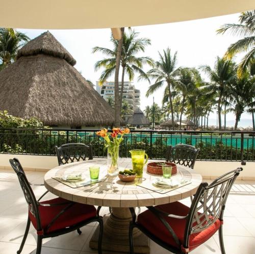 Luxury Beachfront Condo in Ruiz