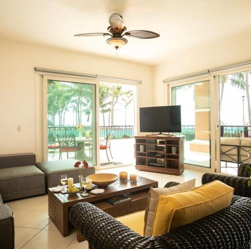Luxury Beachfront Condo in Ruiz