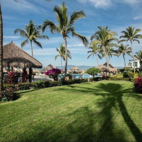 Luxury Beachfront Condo in Ruiz