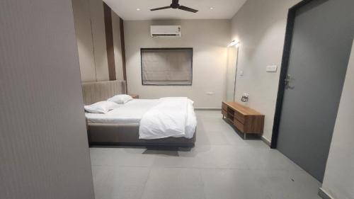 mahi river view villa in Navakhal