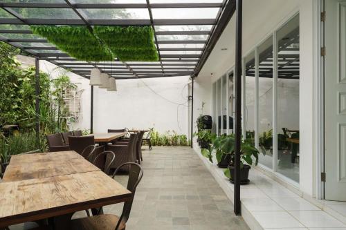 Exterior view, RedDoorz Plus near Exit Toll Puncak 2 in Ciawi