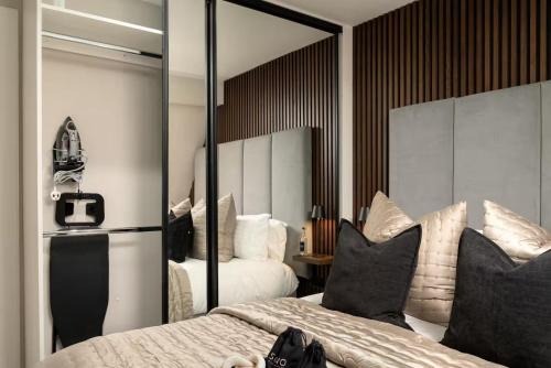 Edinburgh Apartment - Sleeps 2 - Royal Mile Close - main image