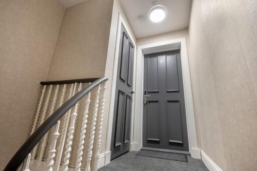 Edinburgh Apartment - Sleeps 2 - Royal Mile Close - image 3