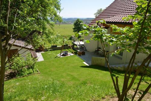 外部景觀, Haus Allgäublick bei Kronburg - Alleinstehend mit Sauna, Kamin und eingezäuntem Garten (Haus Allgaublick bei Kronburg - Alleinstehend mit Sauna, Kamin und eingezauntem Garten) in 勞查赫