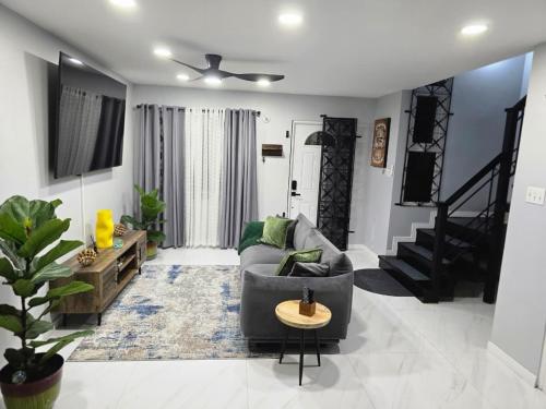 Modern 1 BedRoom with 2 Bath 24Hr Security in Portmore
