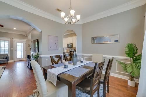 Family-Friendly Home with Large Yard in Valdosta in Valdosta
