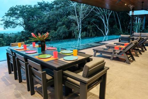 Casa Colibrí Ocean and Jungle Villa, Infinity Pool (Casa Colibri Ocean and Jungle Villa, Infinity Pool) in Portalona