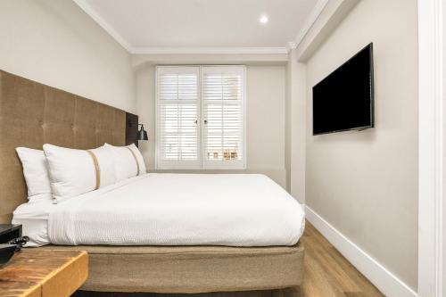 Hotel Petaluma, Tapestry Collection by Hilton Room Type - Queen Room - Hearing Access
