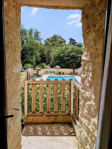 2 bedrooms, 3 beds