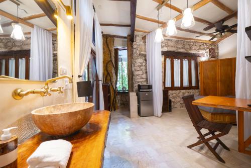 Hidden Cenote Sanctuary Sacbe - 2BR on 5th Ave