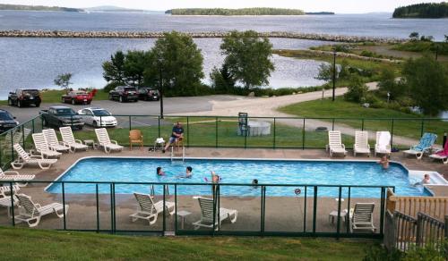 泳池, Oak Island Resort & Conference Centre in 西岸