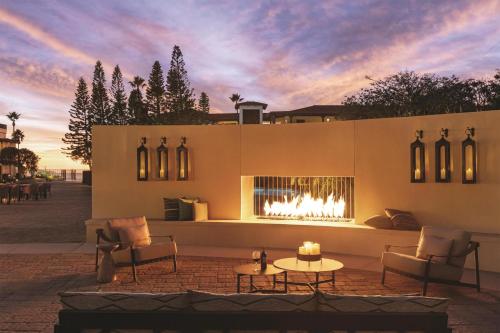 Zachari Dunes on Mandalay Beach, Curio Collection by Hilton in Oxnard, USA