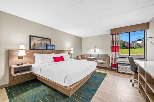 Ramada by Wyndham Statesville - image 31