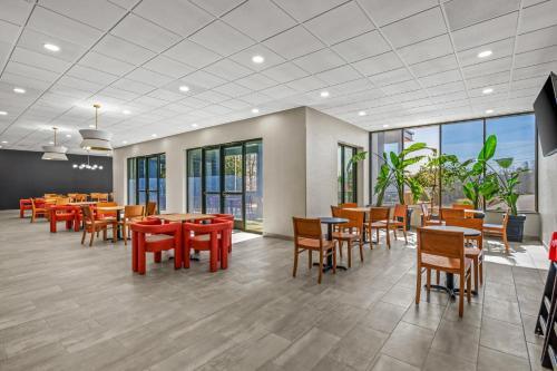 Ramada by Wyndham Statesville - image 24