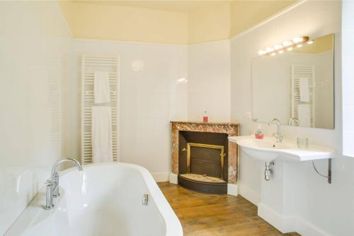 La brasserie chambre d'hotes de Delphine in Saulgé