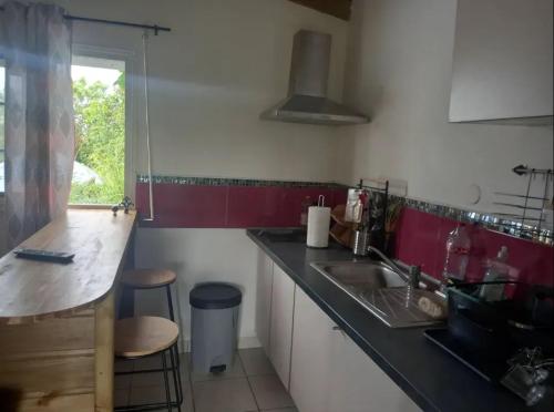 Maison accueillante a Les Abymes avec terrasse in Les Abymes
