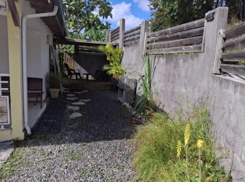Maison accueillante a Les Abymes avec terrasse in Les Abymes
