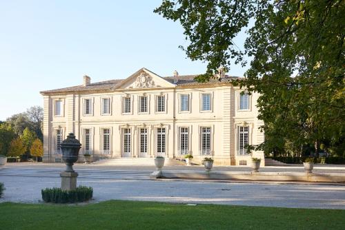 View, Chateau de la Piscine - Appartements dans le Mas au coeur d'un grand parc arbore in Les Cevennes