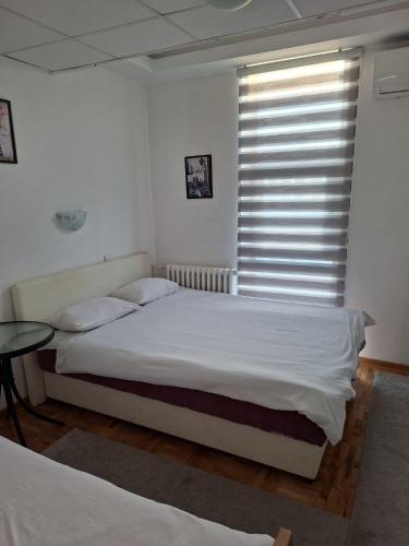 Bela Ruza Rooms For Rent Near Airport