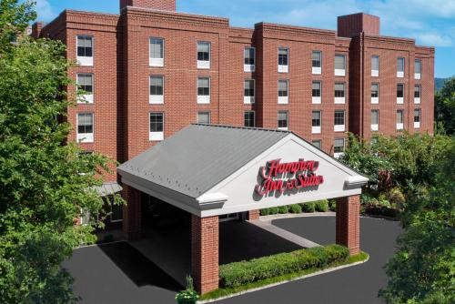 Hampton Inn & Suites Charlottesville at the University, Charlottesville