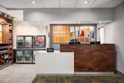 Photo - Hampton Inn & Suites Charlotte Arrowood Rd