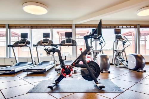 Hilton Garden Inn Alexandria Old Town National Harbor - image 30