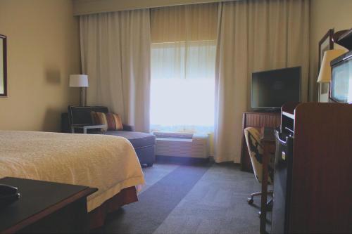 Hampton Inn & Suites Green River - image 30