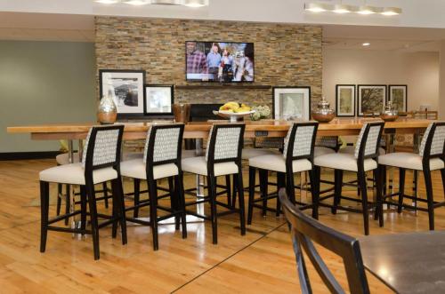 Hampton Inn Hickory - image 36
