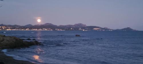 T2, 100 m des calanques de St Aygulf