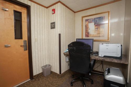 Hampton Inn Oneonta - image 29