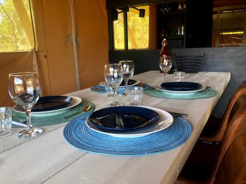 Hébergements insolites avec piscine au cœur de la nature dans un domaine familial (Hebergements insolites avec piscine au cœur de la nature dans un domaine familial) in 戈迪