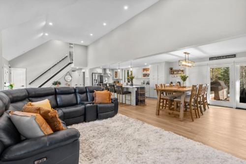 Elegant Family Osterville Retreat Near Dowses Beach – khách sạn tại Barnstable