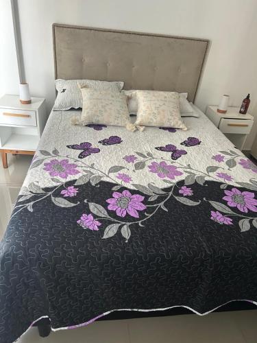 Large apartment in Almagro with a bed and an armchair bed - image 3