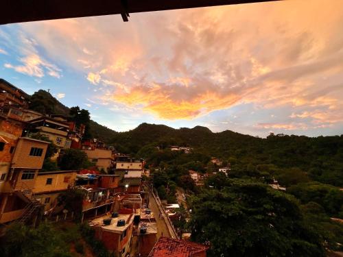 Casa com vista livre para o Cristo na zona sul in Cosme Velho