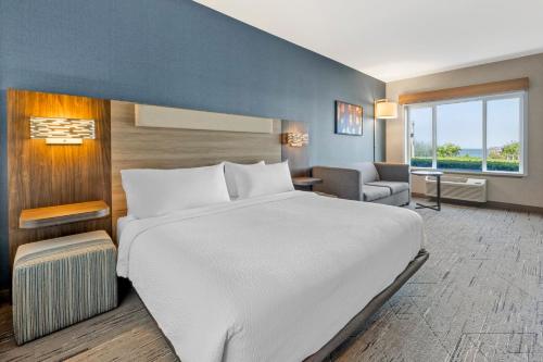 Holiday Inn Express Hotel & Suites Astoria By IHG in Astoria