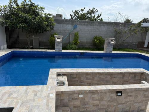 Úszómedence, Quinta Ibiza in San Antonio de Pichincha