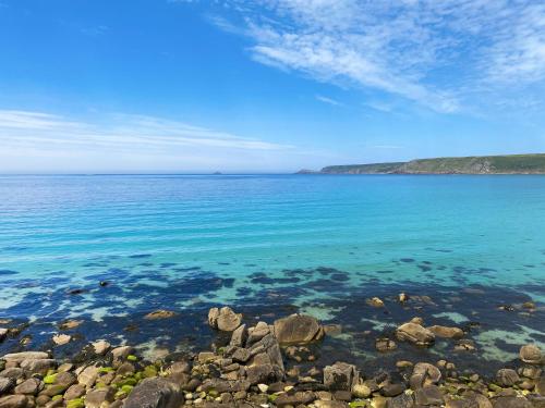 設施, The Green House in 聖賈斯特