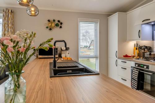 Iekārtas, 3 Bed in Tallington oc-s30309 in Greitforda