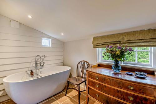 Iekārtas, 3 Bed in Marden oc-w28286 in Collier Street