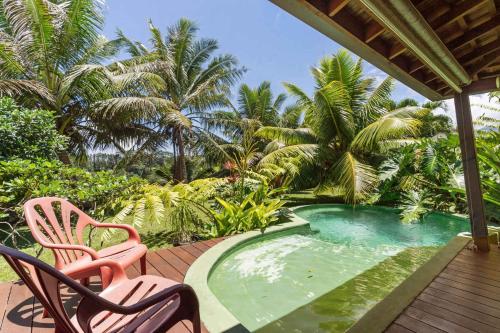 Tropical 2BR Bungalow with Private Pool – khách sạn tại Mitirapa