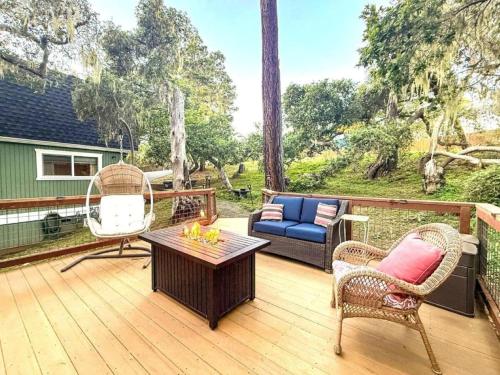 設施, Forest Home with Deck, EV Station, King Beds in 坎貝里亞