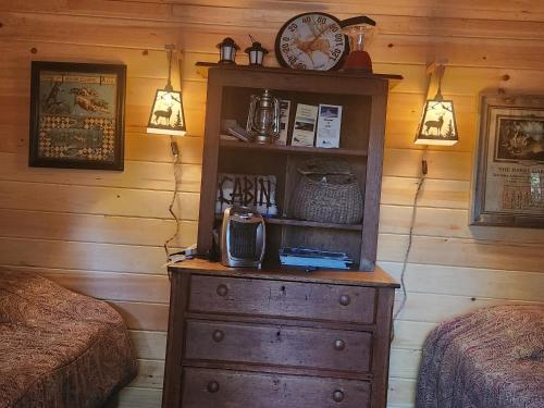 Twin Bucks Cabin in Edmundtaunšipa