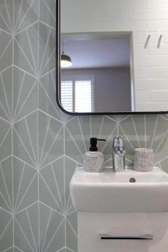 New Luxury Apartment in Town Centre - image 2