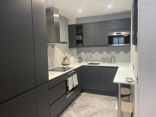 New Luxury Apartment in Town Centre - image 4