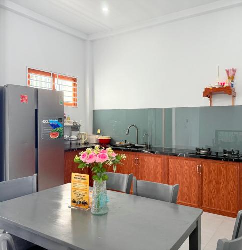 Kitchen, HOMESTAY- Hung Thinh in Van Phong Bay